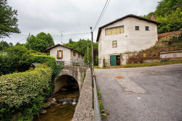 appartamento in vendita a Colle Brianza in zona Nava