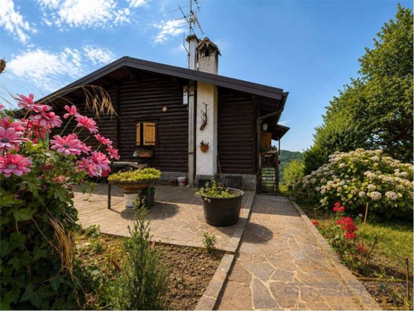 casa indipendente in vendita a Colle Brianza in zona Scerizza