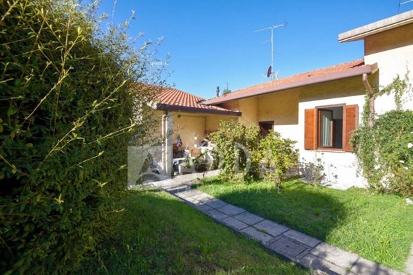 casa indipendente in vendita a Colle Brianza in zona Nava