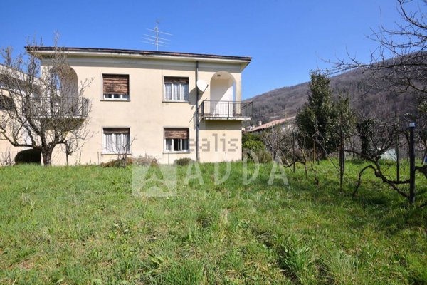 casa indipendente in vendita a Colle Brianza in zona Ravellino