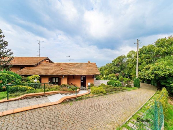 casa indipendente in vendita a Colle Brianza in zona Nava