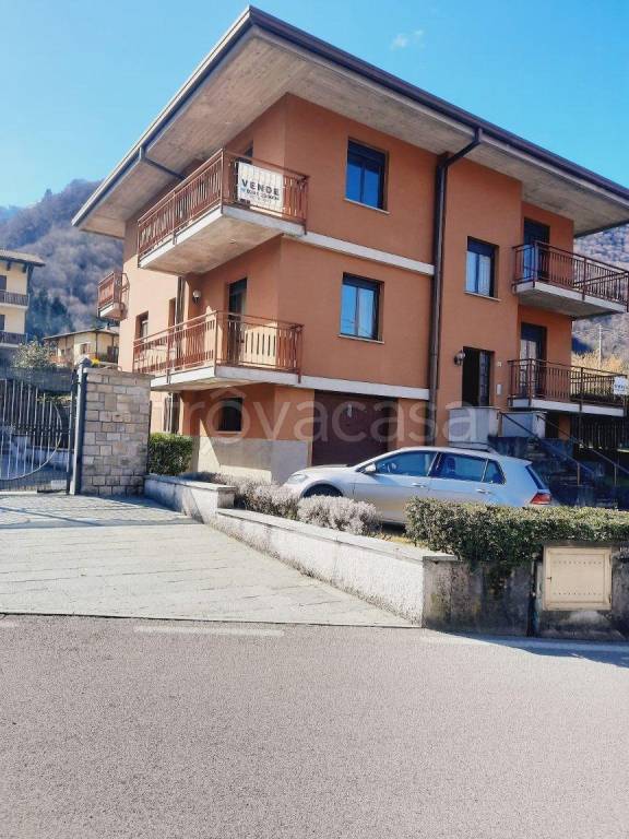 casa indipendente in vendita a Cortenova