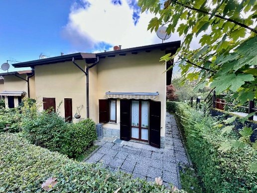 casa indipendente in vendita a Cortenova