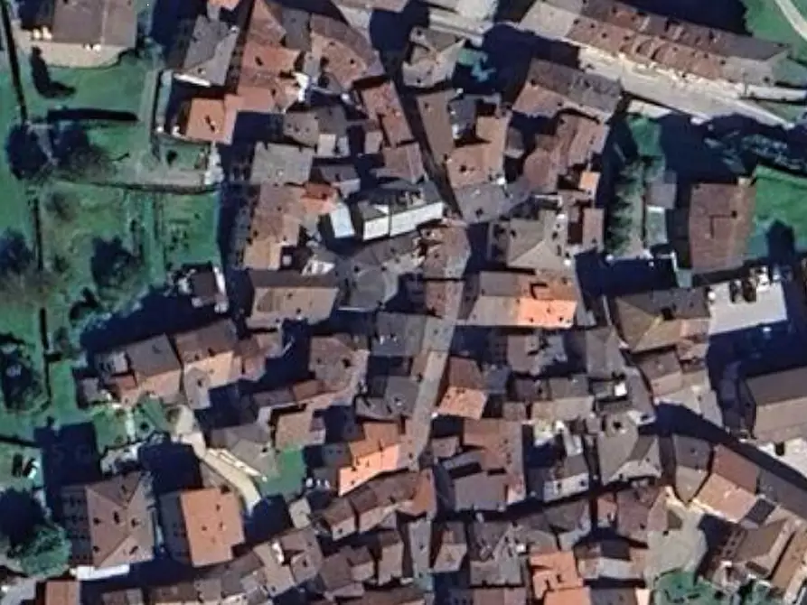 locale di sgombero in vendita a Cortenova