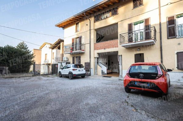 appartamento in vendita a Costa Masnaga