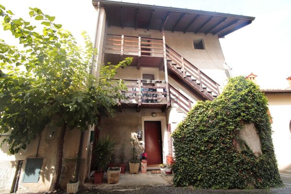 appartamento in vendita a Costa Masnaga