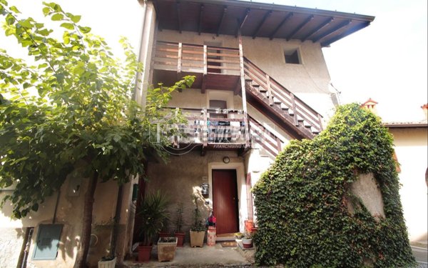 appartamento in vendita a Costa Masnaga