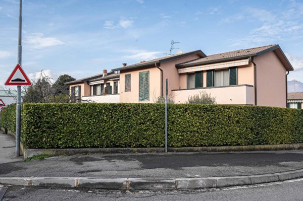 appartamento in vendita a Costa Masnaga