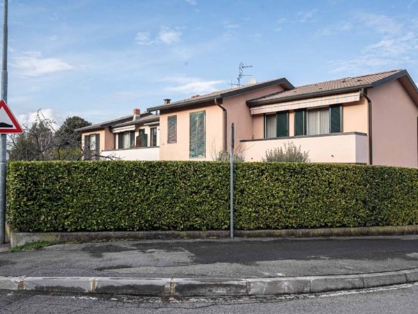 appartamento in vendita a Costa Masnaga