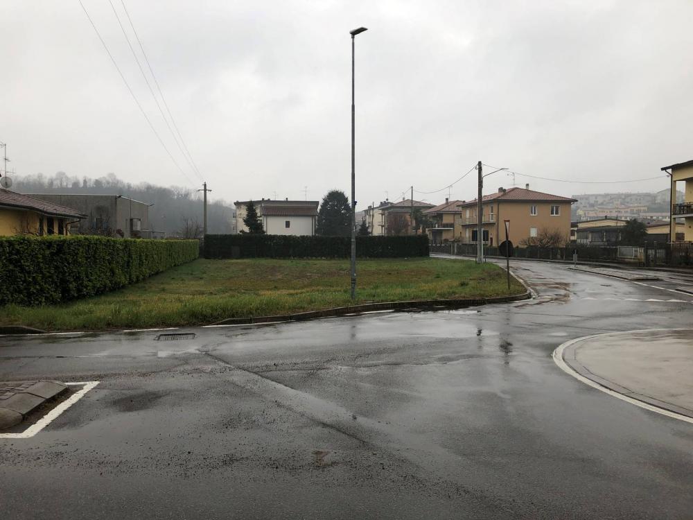 terreno edificabile in vendita a Costa Masnaga