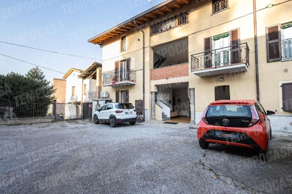 appartamento in vendita a Costa Masnaga