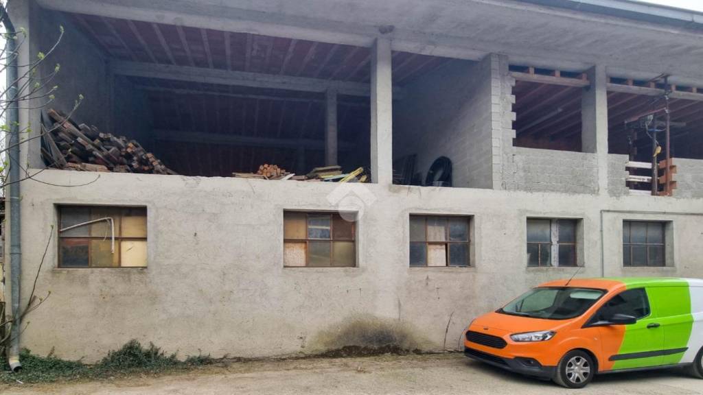 appartamento in vendita a Costa Masnaga