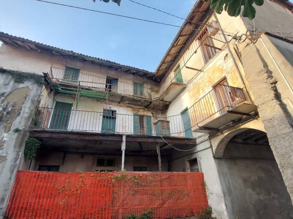casale in vendita a Costa Masnaga