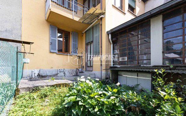 casa indipendente in vendita a Costa Masnaga