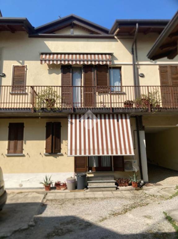 appartamento in vendita a Costa Masnaga