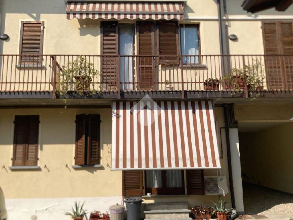 appartamento in vendita a Costa Masnaga