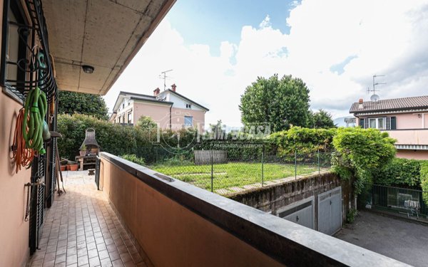 appartamento in vendita a Costa Masnaga