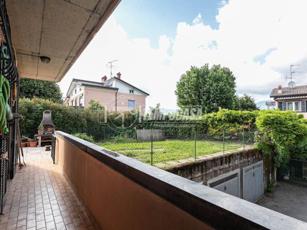 appartamento in vendita a Costa Masnaga