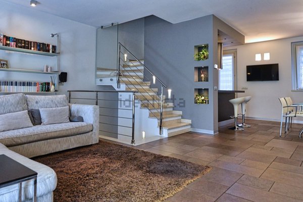 casa indipendente in vendita a Costa Masnaga