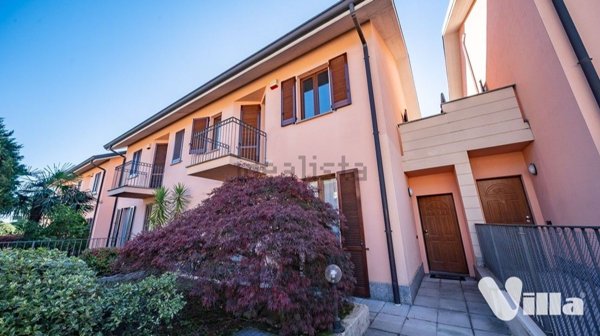 casa indipendente in vendita a Costa Masnaga