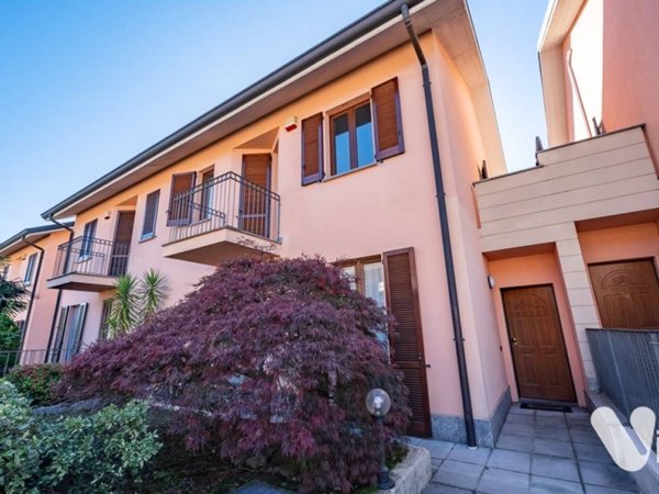 casa indipendente in vendita a Costa Masnaga