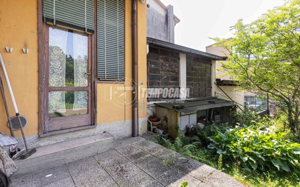 appartamento in vendita a Costa Masnaga