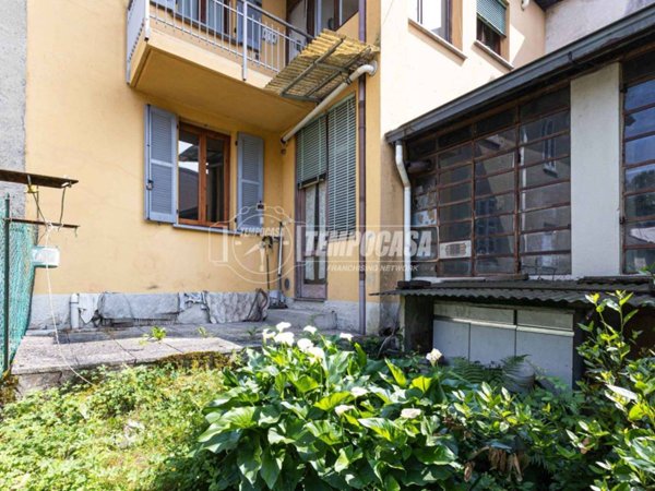 casa indipendente in vendita a Costa Masnaga