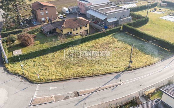 terreno edificabile in vendita a Costa Masnaga