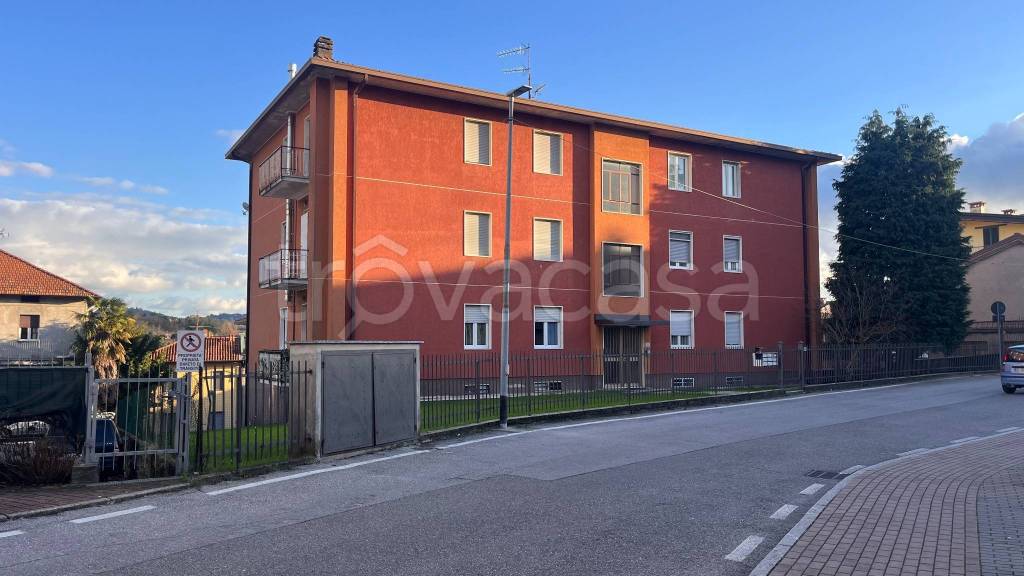 appartamento in vendita a Costa Masnaga