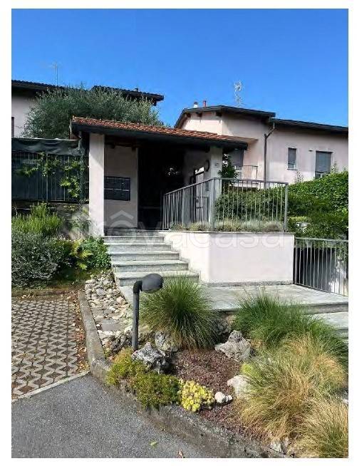 appartamento in vendita a Costa Masnaga