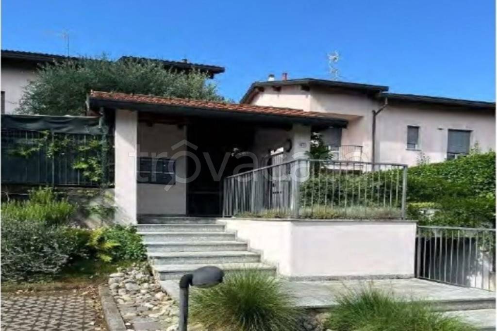 appartamento in vendita a Costa Masnaga