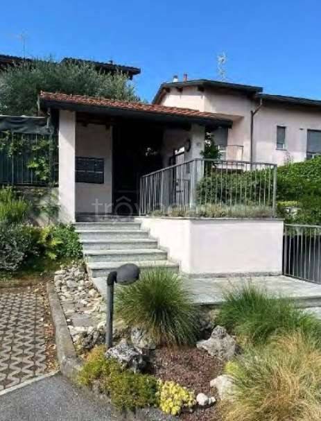 casa indipendente in vendita a Costa Masnaga