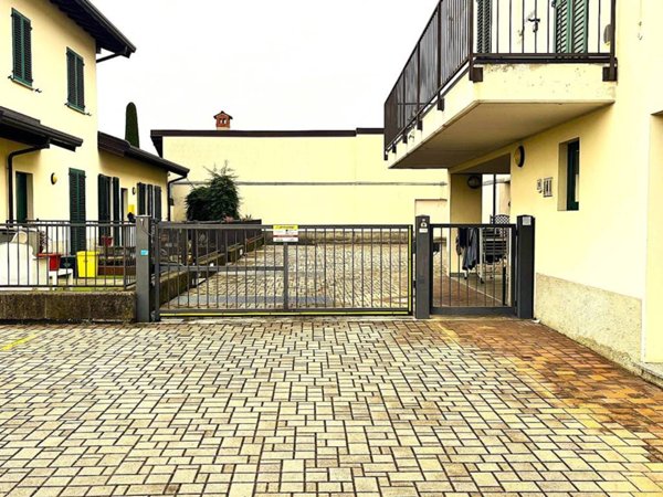 appartamento in vendita a Costa Masnaga