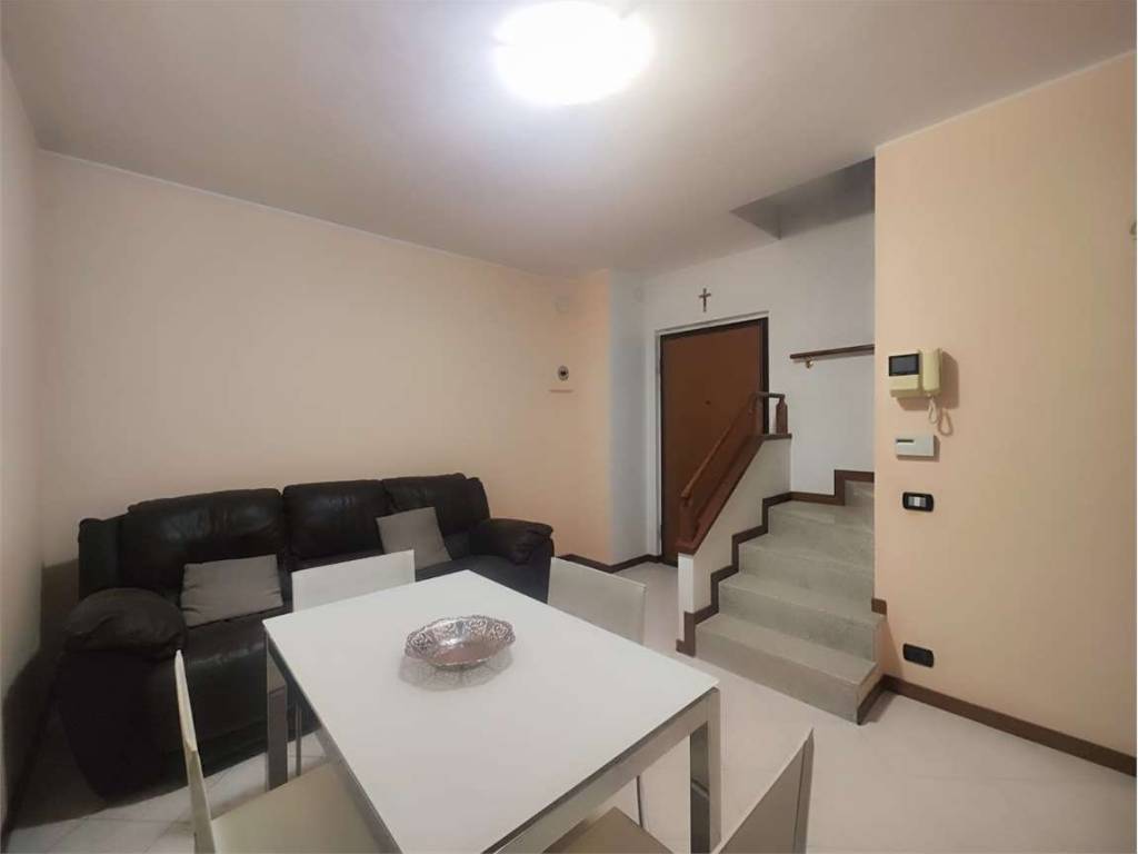 appartamento in vendita a Costa Masnaga