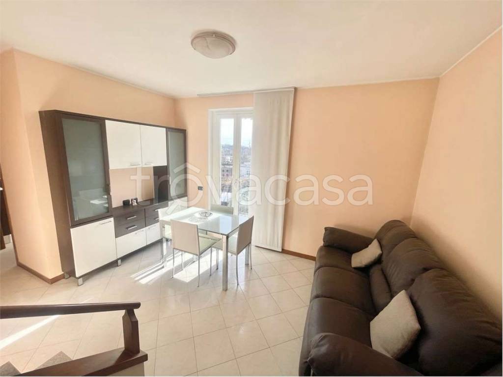 appartamento in vendita a Costa Masnaga