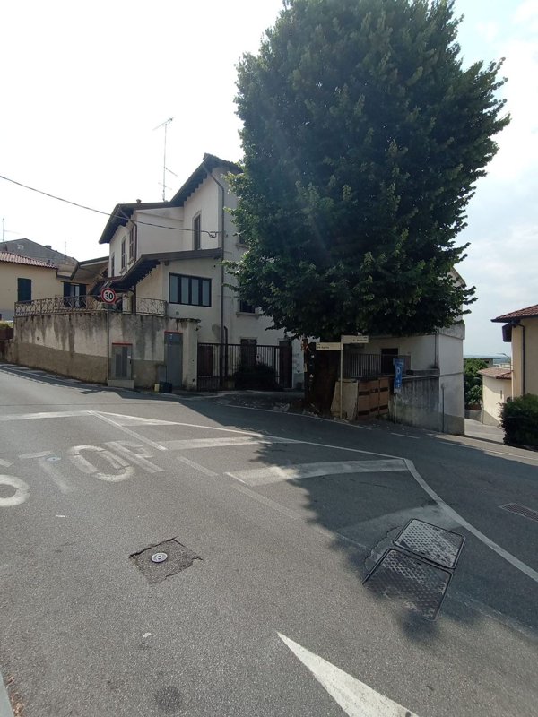 appartamento in vendita a Costa Masnaga