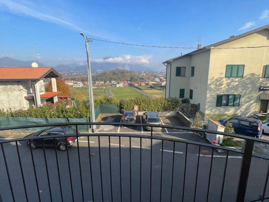 appartamento in vendita a Costa Masnaga