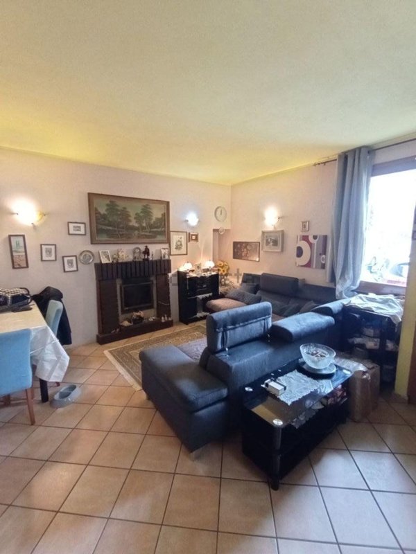 appartamento in vendita a Costa Masnaga