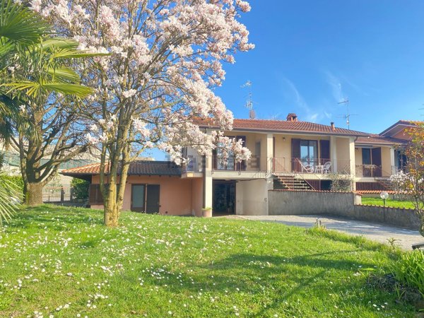 casa indipendente in vendita a Costa Masnaga