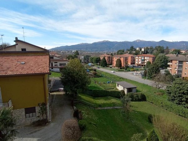 appartamento in vendita a Costa Masnaga