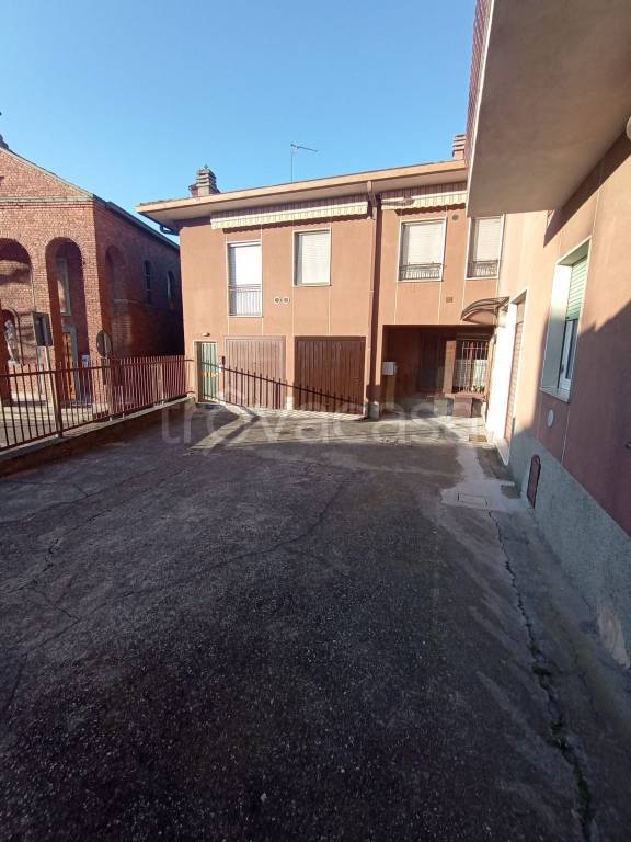 appartamento in vendita a Costa Masnaga