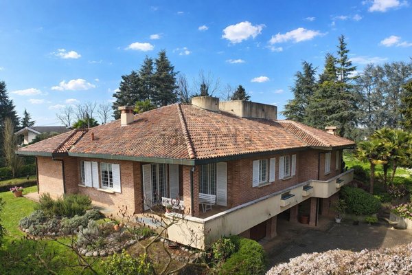 casa indipendente in vendita a Costa Masnaga