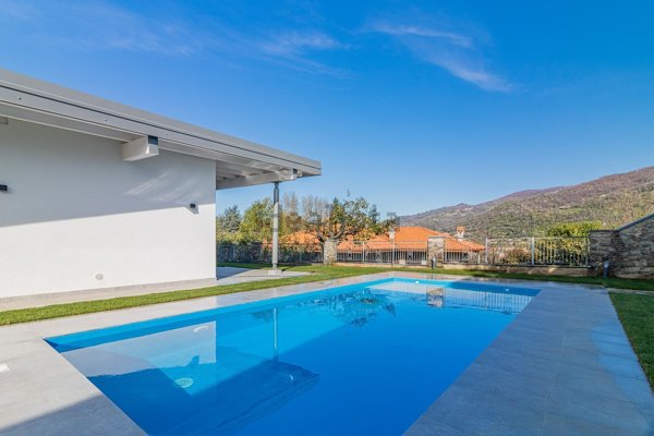 casa indipendente in vendita a Costa Masnaga