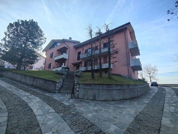 appartamento in vendita a Costa Masnaga