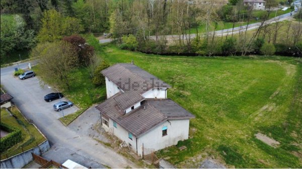 casa indipendente in vendita a Costa Masnaga