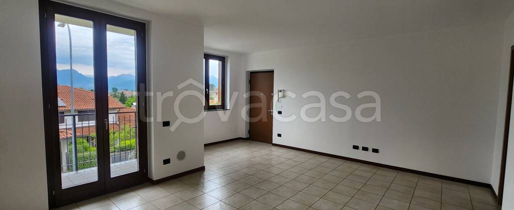 appartamento in vendita a Costa Masnaga