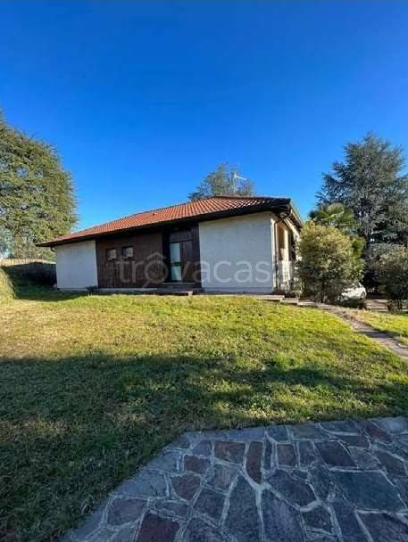 casa indipendente in vendita a Costa Masnaga