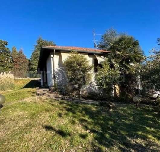 casa indipendente in vendita a Costa Masnaga