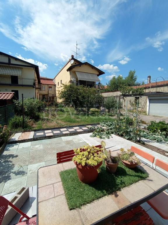 appartamento in vendita a Costa Masnaga