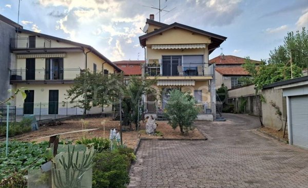 appartamento in vendita a Costa Masnaga